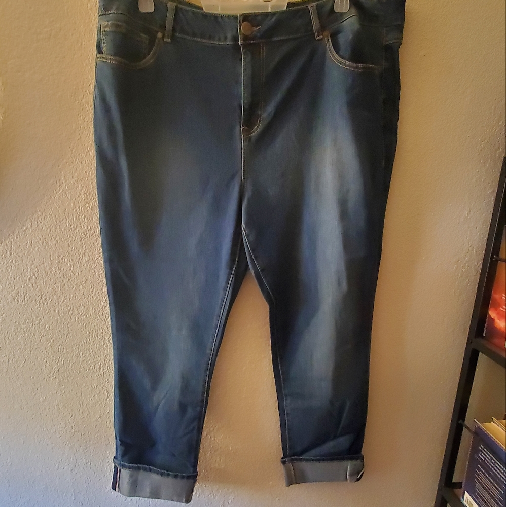 Avenue 24  Ankle denim pants